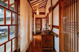 Jeonju Hanok Village Beautiful Garden House - 4