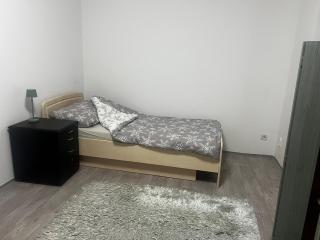 Sunny cozy room in a shared family house - 4