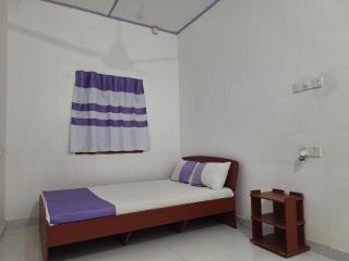 Priya Villa Homestay - 0