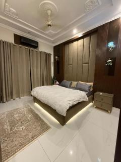 DHA Lahore full house Near airport and Raya golf - 6