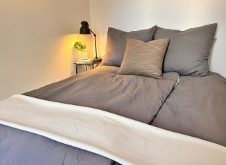 Modern Industrial Loft at Westbahnhof - Smart Beamer, Netflix & Long Stay Ready - 0