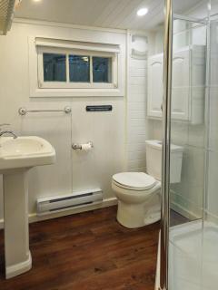 Waterfront Muskoka Cottage on Trent-Severn River - 8