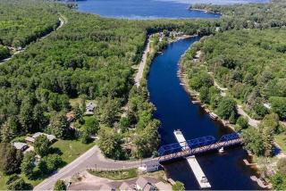 Waterfront Muskoka Cottage on Trent-Severn River - 1
