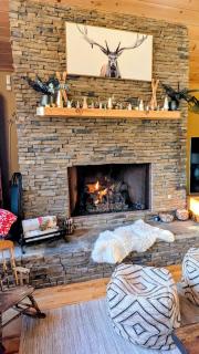 Serene Green - Views, Hot Tub, Skiing, Tubing, Gas Fireplace - 9