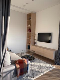 Designer Penthouse with Huge Terrace & Fast Wi-Fi - 7