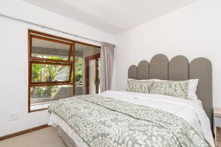 Sandton city 3 bedroom apartment with balcony - 9