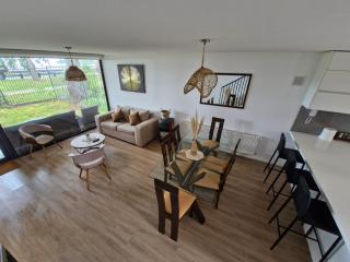 Puerto Varas frente al Lago Llanquihue "Aedes Salus" - 0