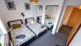 New Modern Detached House with 5bdr Glasgow - 1