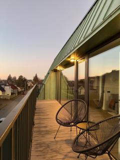 Designer Penthouse with Huge Terrace & Fast Wi-Fi - 9