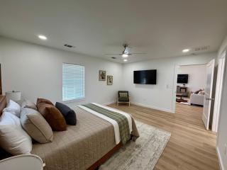 Lucky Cowboy Lodge Near WinStar - Cozy 3BR Home - 1