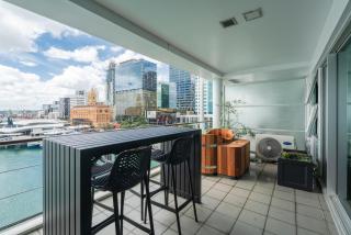 Princes Wharf - Spectacular Couple Getaway - 2