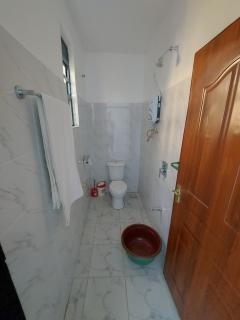 The Lakeside Apartments - 3