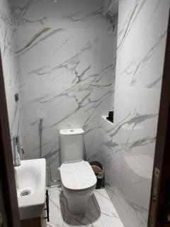 Modern Bright Apartment - 8