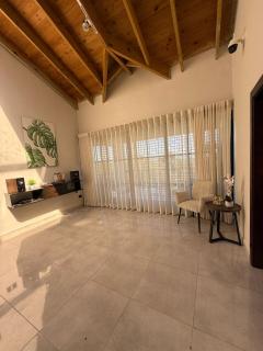 All-Inclusive Family Villa Pool BBQ WiFi Security 3BR - 4