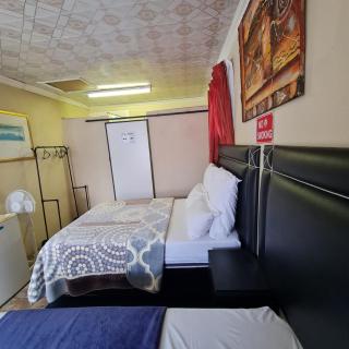 HostHub Guest House - 6