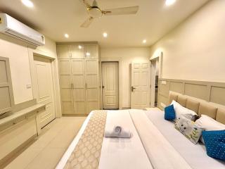 Vibrant 1BHK Modern Apartment near Baga Beach - 4