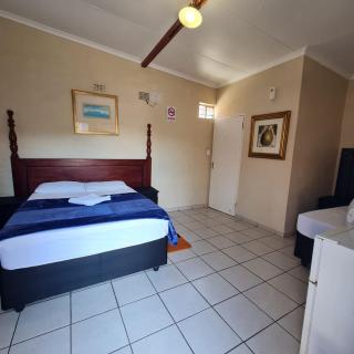 HostHub Guest House - 1