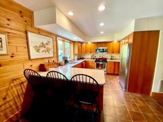 Tranquil Lakefront Getaway on Moosehead Lake - 7