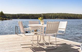 Authentic Swedish seafront house with sauna, beach & hot tub - 2