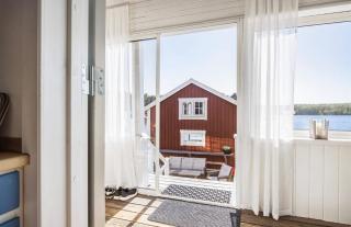 Authentic Swedish seafront house with sauna, beach & hot tub - 1