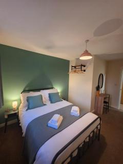 Parkway Court - Two bedroom, two bathroom open plan apartment - 2