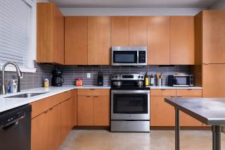 Downtown SA 2BR for 9 Pool Gym Free Parking Near River Walk - 6