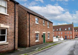 Glastonbury Centre 2 Bed with on street Parking - 1