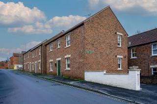 Glastonbury Centre 2 Bed with on street Parking - 0
