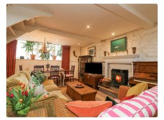 Relaxing historic Roncon's Villa, The Paddock - 0