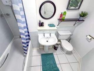 Wonderfull stays new property near Glasgow 2 bedrooms - 4