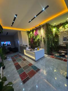 Fourpoints Airport Hotel - 7