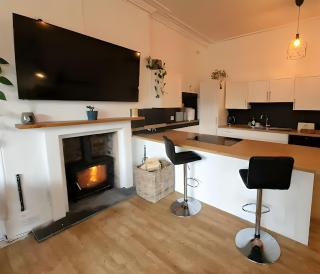 2 Bedroom 2 Bathroom Apt, Parking, Garden, SKY TV - 7