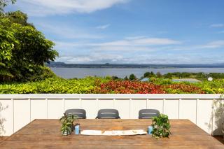 The Villa - Summer Retreat with Amazing Lake Views - 4