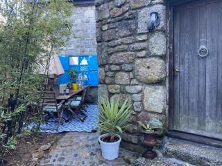 The Hexagon House - 4