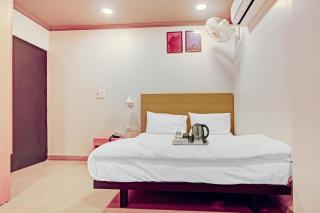 Collection O One Hotel - 2