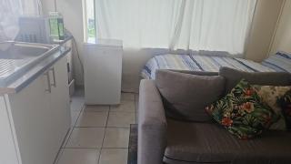 Phindulo Bed and Breakfast - No Loadshedding, Smart TVs & unlimited free fibre wifi - 6