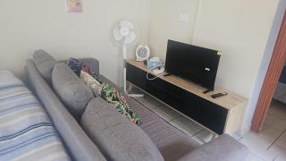 Phindulo Bed and Breakfast - No Loadshedding, Smart TVs & unlimited free fibre wifi - 9