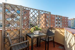 Urban Nest Flat Iron - 1