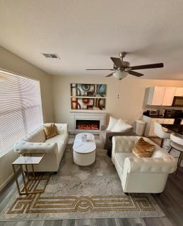 Modern Comfort in a Cozy 3-Bedroom Home - 6