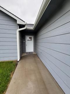 Modern Comfort in a Cozy 3-Bedroom Home - 3