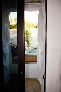 Ilio Boutique Swim Up Rooms - 4