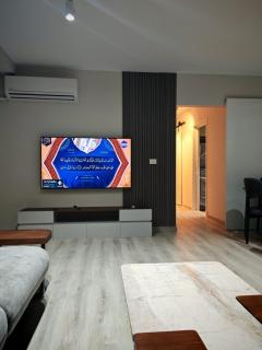 Luxury Apartment with Hotel Style Furnishing - 8