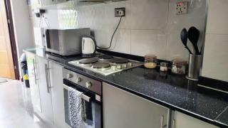 Warm and cozy corner apartment - 0