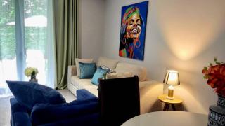 Warm and cozy corner apartment - 6