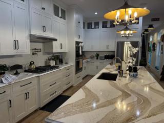 Pier Cove Estate - Pool Pickleball ADA-Friendly Luxury Getaway - 5