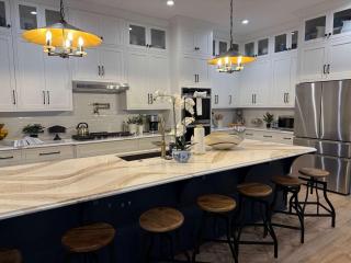 Pier Cove Estate - Pool Pickleball ADA-Friendly Luxury Getaway - 2