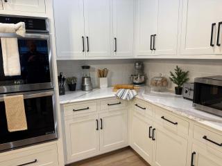 Pier Cove Estate - Pool Pickleball ADA-Friendly Luxury Getaway - 3