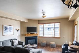 Cozy Condo with Ski Access in Park City Resort - 2