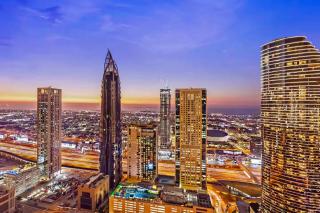 Private room in 3BR Ultra-Luxury-High-Rise Apartment next to BURJ KHALIFA, DUBAI MALL - 3