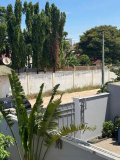 StayDar Cozy 2-Bedroom Apartment close to the city - 8